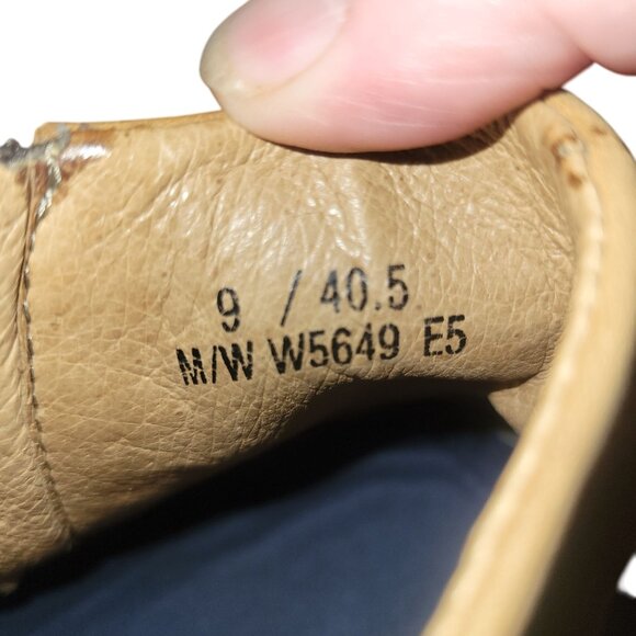 Born Tan Leather Ankle Boots With Side Zippers 9 outdoor hiking hippie comfort - Picture 8 of 8